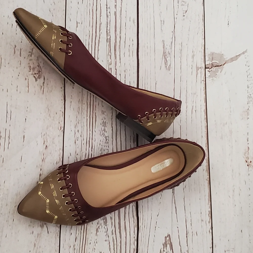 Avon Mark 80s style color blocked women's flats burgundy, taupe size 7